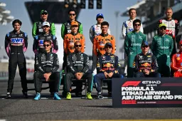 Verstappen en Russell te bewonderen op ski's: zo viert de F1 de kerst