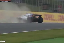 WATCH: Stroll crashes into the barriers in Q1!
