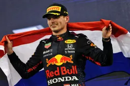 Why does Verstappen hit flashing lights before an F1 race?