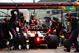Red Bull performs super fast pit stop on the streets of Manhattan