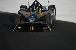 Vandoorne starts Formula E weekend in Berlin with fastest time