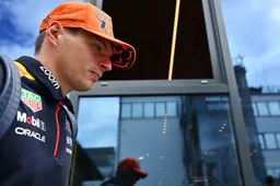 Verstappen perpétue la tradition et invite son côté du garage à dîner.