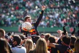 Mooie beelden van uitzinnig Red Bull na overwinning Verstappen