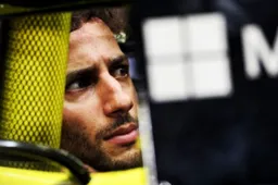 Ricciardo ziet een wereldkampioen in Verstappen: "Hij is snel en jong"