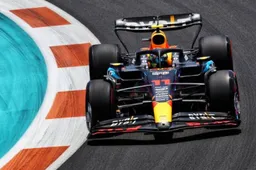 Pérez gana la clasificación de Miami, después de que Leclerc acabara en la barrera