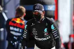 Hamilton explains why he missed taking the knee for BLM