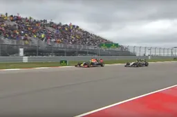Ricciardo en Hulkenberg crashen tijdens de GP van Amerika in 2015