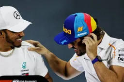Alonso en Hamilton belanden in een melige bui tijdens de persconferentie