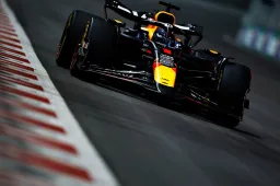 Verstappen verslaat Norris en kan zich bijna rijk rekenen