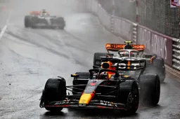 Los suelos de Ferrari y Mercedes parecen prehistóricos contra el RB19'