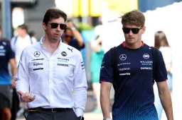 James Vowles responds to talk about Sainz joining Williams: "Carlos who?!"