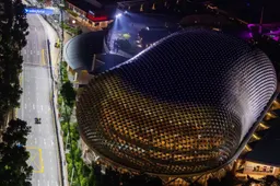 Lollipopman geeft hilarische draai aan hoogtepunten GP Singapore