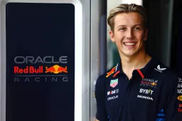 Lawson traut manchmal seinen Augen nicht bei Verstappen: 'Er ist SO bequem'