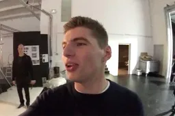 Video: Verstappen vlogt over Red Bull fotoshoot