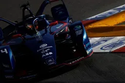 Uitslag VT3 Formule E | Frijns eindigt vierde, De Vries slechts op plek 20