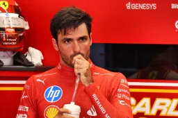 Sainz questions stewards after Hamilton's move: 'Not a normal call'