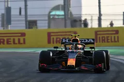 Volledige uitslag VT1 Saoedi-Arabië | Hamilton en Verstappen nek aan nek