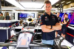 Van Buren se da una "patada" por ser una pequeña parte del éxito de Verstappen