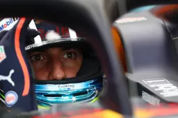 Ricciardo over de crash met Verstappen: 'Ik zag een gat en ik ging ervoor'