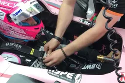 Video: Hoe snoer je een coureur vast in een F1 auto?