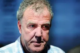 Clarkson haalt uit naar stewards in reeks van tweets tijdens Abu Dhabi GP