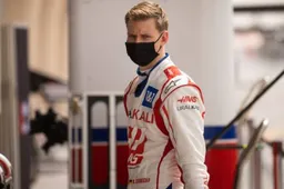 Haas rijdt de meeste ronden op tweede testdag, opnieuw weinig ronden voor Mercedes