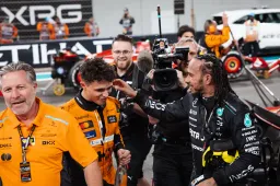 Norris tem admiração por Hamilton: "Qualquer um que duvide dele é tolo
