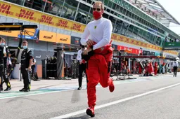 Vettel geeft niet op: ''Hij wil niemand een mes in de rug steken''