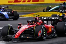 Stelling | ‘Carlos Sainz moet Ferrari zo snel mogelijk verlaten’