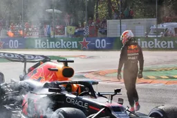 Moest Verstappen gaan kijken bij Hamilton? 'Vind het jankerds bij Mercedes'
