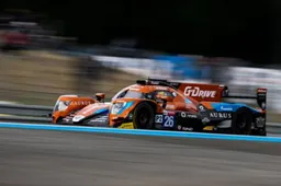 Update uit Le Mans: Job van Uitert ziet Le Mans-droom vervliegen door pitstop