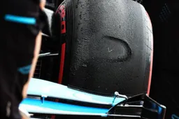 Gasly en Russell volbrengen Pirelli 2020-prototypes testdag op Silverstone