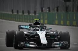 Mercedes zag het brokstuk te laat op het circuit van Baku