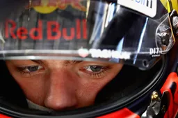 Verstappen krijgt twee strafpunten na aanvaring met Vettel in China
