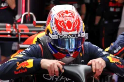 Verstappen with new special helmet for the Japanese Grand Prix