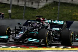 This is how much Hamilton lost per lap to damage to his car