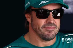 Alonso veilt splinternieuwe McLaren Elva met vijf kilometer op de teller