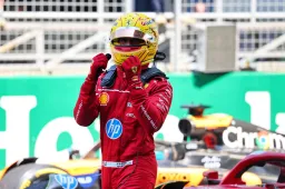 Hamilton bringt "Kläffer" zum Schweigen und holt sich den ersten Sieg mit Ferrari vor Piastri und Verstappen
