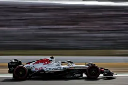 Verstappen obtient une pole position étonnante à Suzuka alors que Tsunoda quitte prématurément en Q2