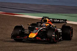 Dramatische start voor Verstappen in GP Bahrein, Hamilton in zijn kielzog