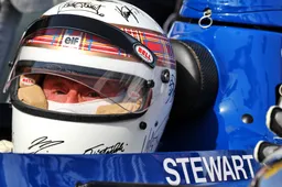 SCHAUEN: Jackie Stewart fährt seinen Tyrrell 006 in Bahrain