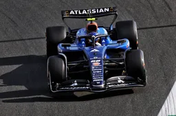 Sainz vervloekt oud-teamgenoot en reageert giftig op radio van zijn eigen team