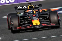 Horner verklaart boordradio's Verstappen in VT1: 'Set-up radicaal aangepakt'