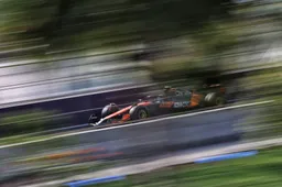 Uitslag VT3 Saoedi-Arabië | McLaren domineert, Verstappen komt niet verder dan een vierde tijd