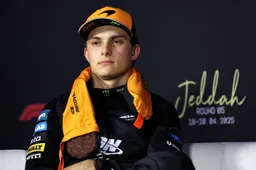 Piastri defends McLaren's strategy after losing pole to Verstappen