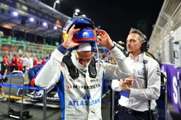 Sainz compares himself to Hamilton: 'I'm getting up to speed quickly'