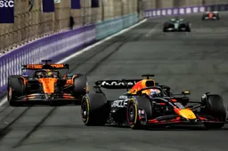 Stelling | Verstappen komt nog goed weg met een straf van vijf seconden