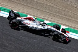 F1 LIVE | Follow the wet and THRILLING 2025 Japanese Grand Prix live here!
