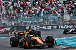 Norris nutzt chaotisches Rennen und gewinnt den Sprint in Miami vor Piastri und Hamilton!