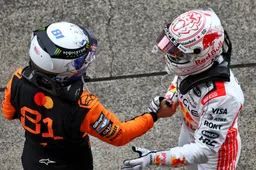 Villeneuve affirme que la FIA favorise le 'chouchou' Piastri face à Verstappen